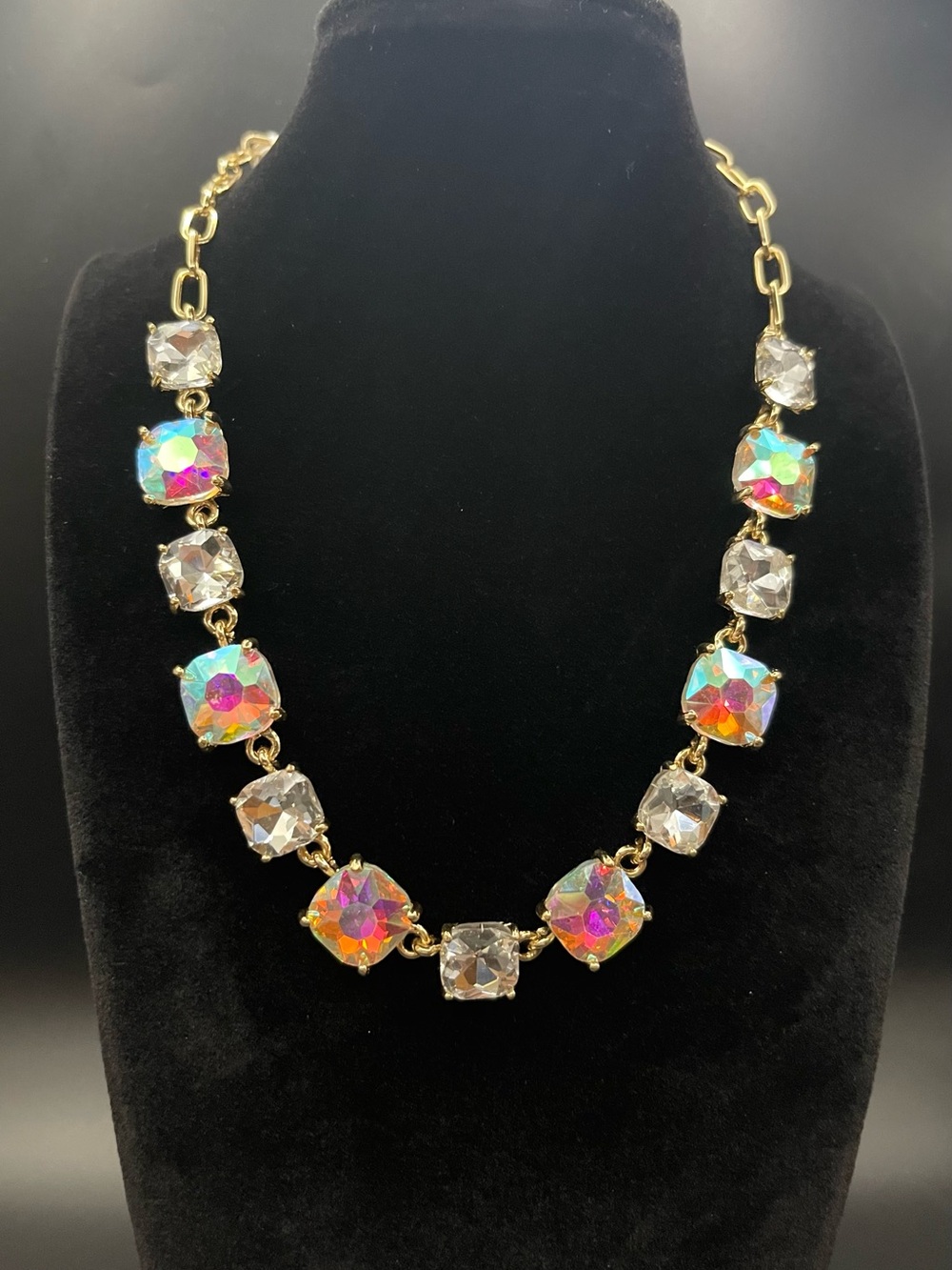 Chic & Chic NY NWT Rainbow
Aurora Borealis Crystal Necklace 16” 3” extender